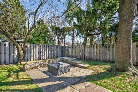 Tiny photo for 315 N Kenilworth Avenue, Elmhurst, IL 60126 (MLS # 12611027)