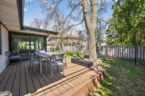 Tiny photo for 315 N Kenilworth Avenue, Elmhurst, IL 60126 (MLS # 12611027)