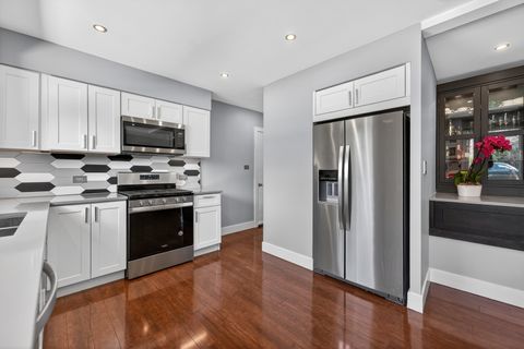 Tiny photo for 315 N Kenilworth Avenue, Elmhurst, IL 60126 (MLS # 12611027)