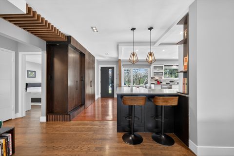 Tiny photo for 315 N Kenilworth Avenue, Elmhurst, IL 60126 (MLS # 12611027)