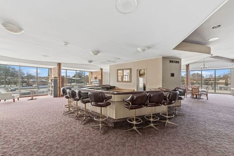 Tiny photo for 450 Raintree Court #3P, Glen Ellyn, IL 60137 (MLS # 12550398)