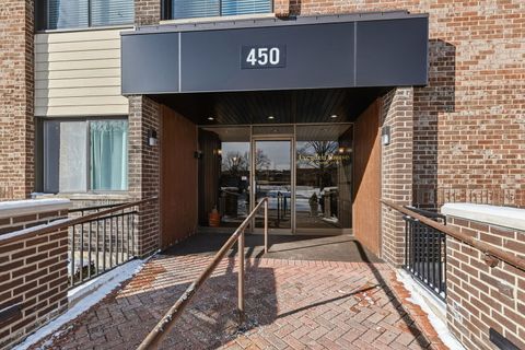 Tiny photo for 450 Raintree Court #3P, Glen Ellyn, IL 60137 (MLS # 12550398)