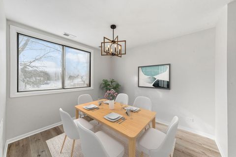 Tiny photo for 450 Raintree Court #3P, Glen Ellyn, IL 60137 (MLS # 12550398)