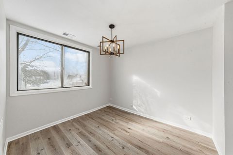 Tiny photo for 450 Raintree Court #3P, Glen Ellyn, IL 60137 (MLS # 12550398)