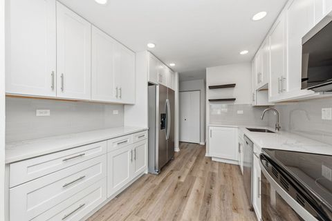 Tiny photo for 450 Raintree Court #3P, Glen Ellyn, IL 60137 (MLS # 12550398)