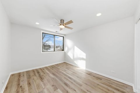 Tiny photo for 450 Raintree Court #3P, Glen Ellyn, IL 60137 (MLS # 12550398)