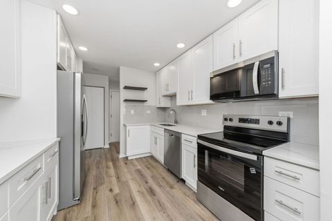 Tiny photo for 450 Raintree Court #3P, Glen Ellyn, IL 60137 (MLS # 12550398)