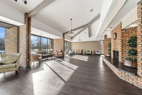 Tiny photo for 450 Raintree Court #3P, Glen Ellyn, IL 60137 (MLS # 12550398)