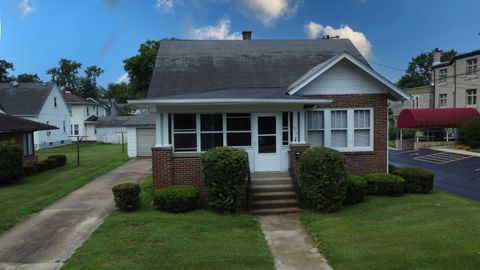 Photo of 317 S 4th Street, Watseka, IL 60970 (MLS # 12448928)