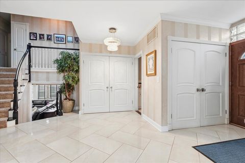 Tiny photo for 2732 W Estes Avenue, Chicago, IL 60645 (MLS # 12622487)