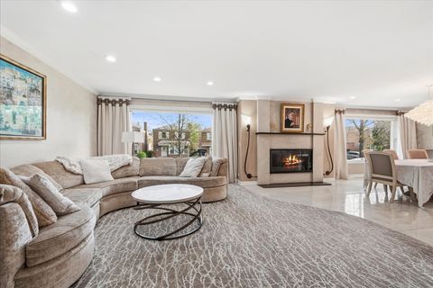 Tiny photo for 2732 W Estes Avenue, Chicago, IL 60645 (MLS # 12622487)