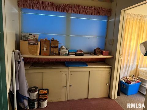 Tiny photo for 1005 S 5TH Street, Quincy, IL 62301 (MLS # QC4269433)