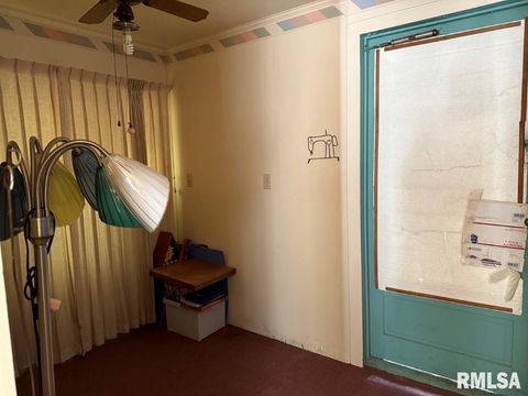 Tiny photo for 1005 S 5TH Street, Quincy, IL 62301 (MLS # QC4269433)