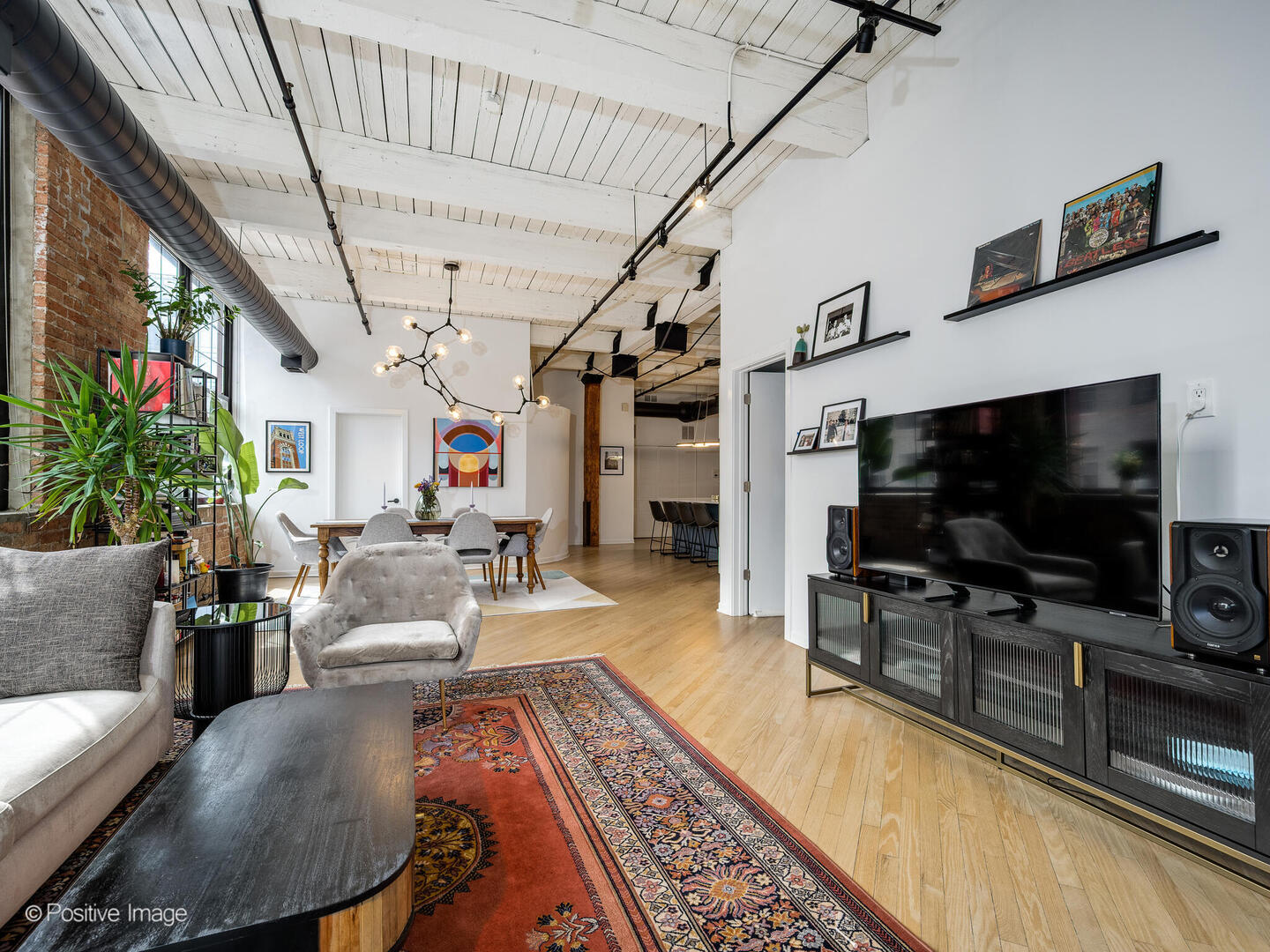 1000 W Washington Boulevard 334