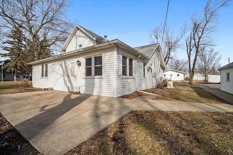 Tiny photo for 429 W Owsley Street, Chenoa, IL 61726 (MLS # 12563965)