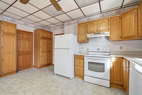 Tiny photo for 429 W Owsley Street, Chenoa, IL 61726 (MLS # 12563965)