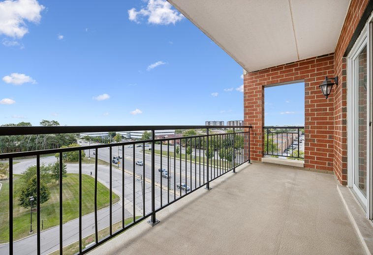 5555 N Cumberland Avenue 804