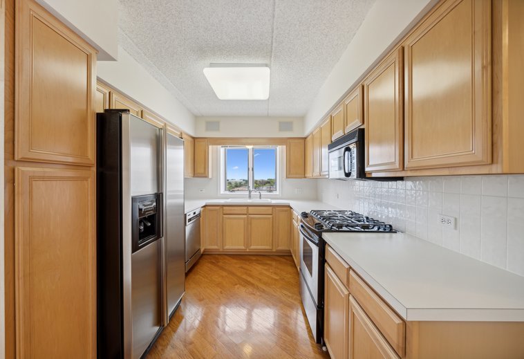 5555 N Cumberland Avenue 804