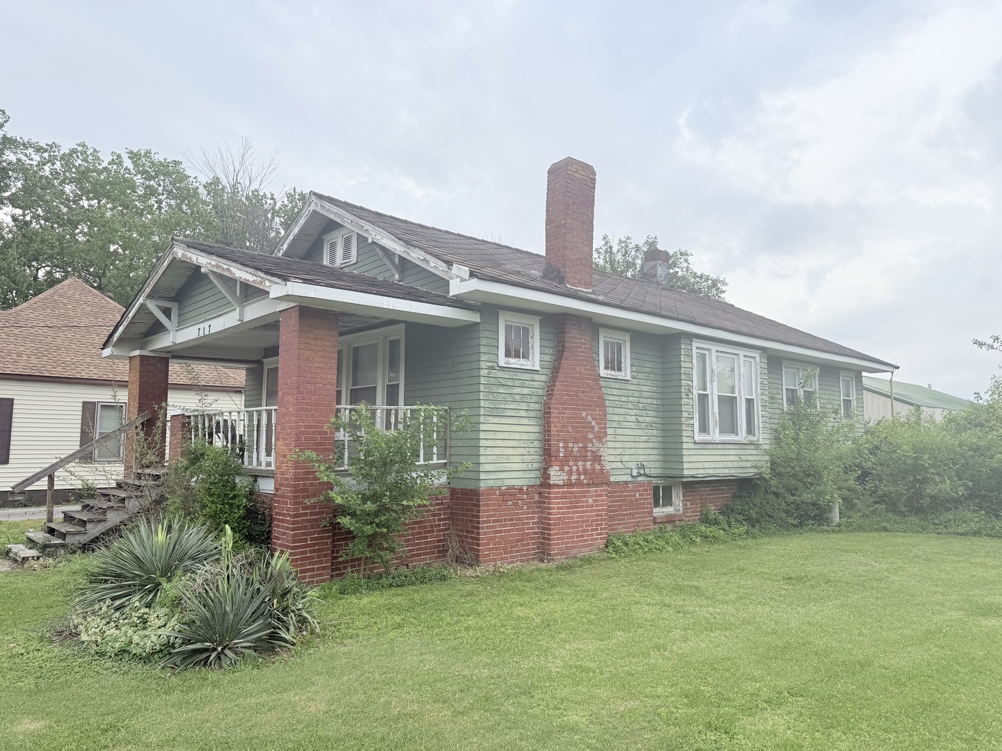 717 W Sloan Street