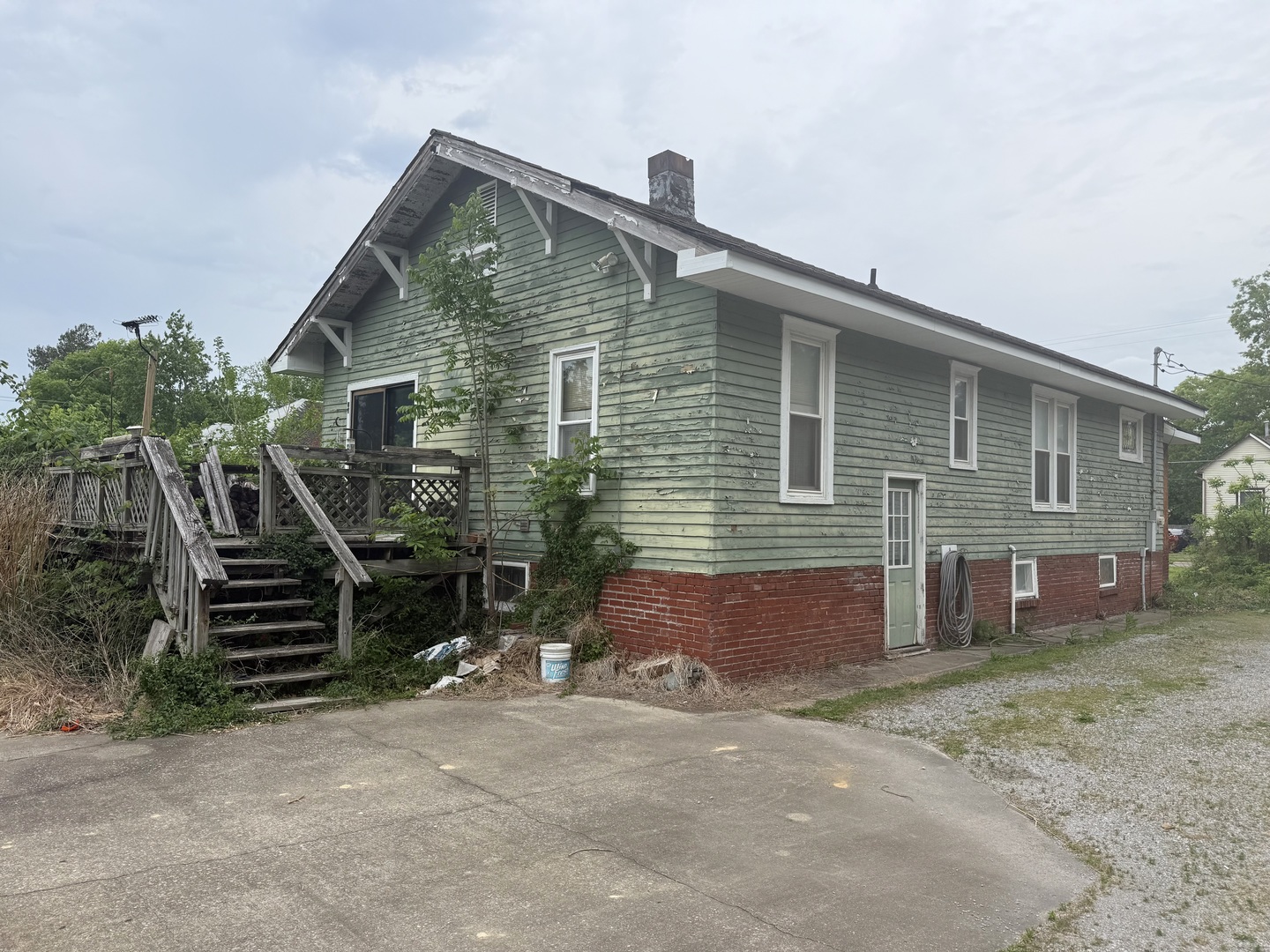 717 W Sloan Street