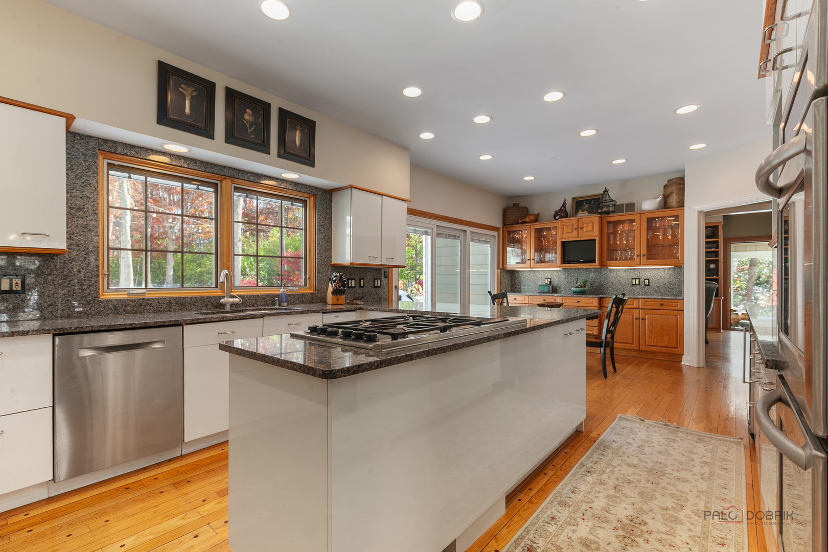 Lake Forest, Illinois 60045, United States, 5 Bedrooms Bedrooms, ,5 BathroomsBathrooms,Residential,Active,242520