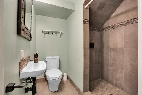 Tiny photo for 1331 W Granville Avenue, Chicago, IL 60660 (MLS # 12353172)