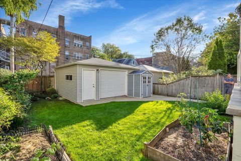 Tiny photo for 1331 W Granville Avenue, Chicago, IL 60660 (MLS # 12353172)