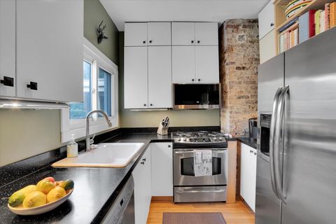 Tiny photo for 1331 W Granville Avenue, Chicago, IL 60660 (MLS # 12353172)