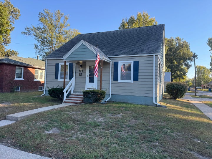 Photo 1 of 27 — 308 Mitchell Street W, Benton, IL 62812