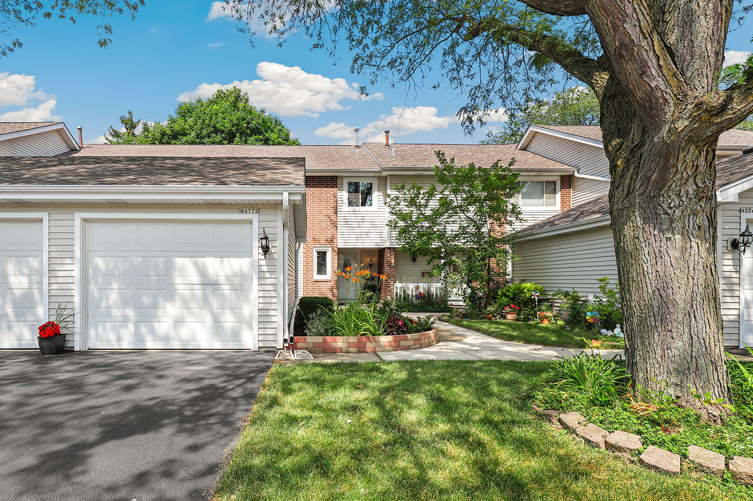 View Naperville, IL 60563 townhome