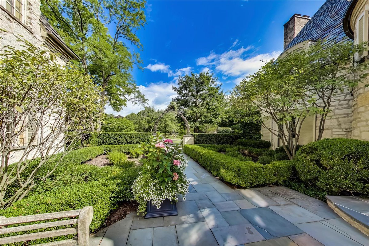 475 E Deerpath Road
