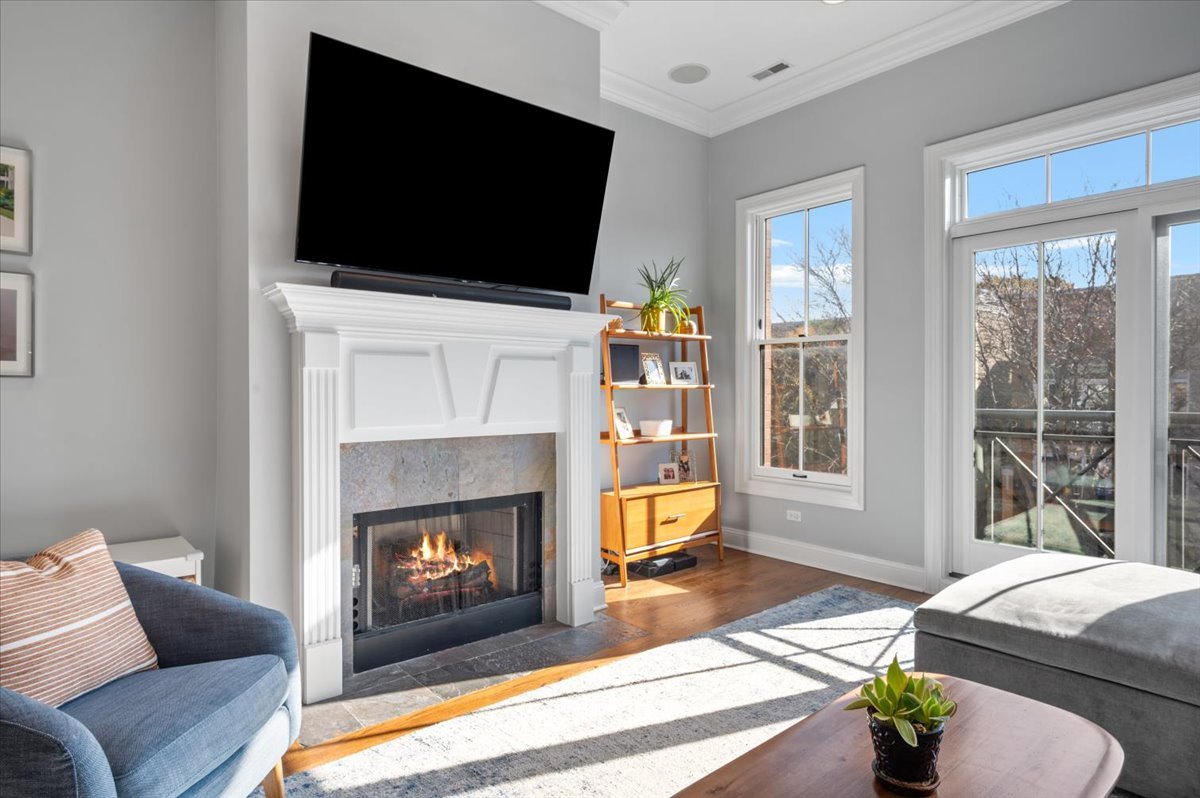 2142 W Roscoe Street 3D