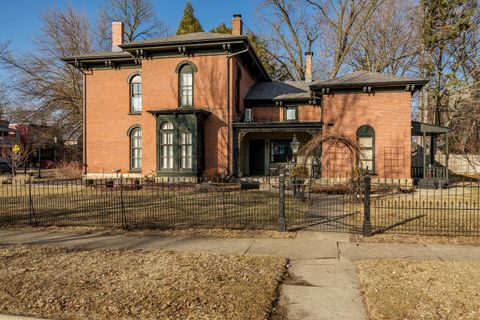 Tiny photo for 326 S 2nd Street, Rockford, IL 61104 (MLS # 12588302)