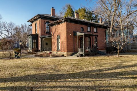 Tiny photo for 326 S 2nd Street, Rockford, IL 61104 (MLS # 12588302)