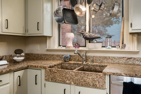 Tiny photo for 326 S 2nd Street, Rockford, IL 61104 (MLS # 12588302)