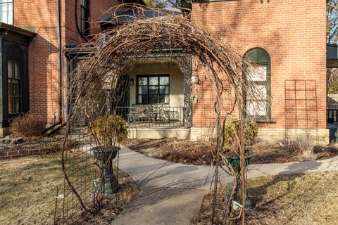 Tiny photo for 326 S 2nd Street, Rockford, IL 61104 (MLS # 12588302)