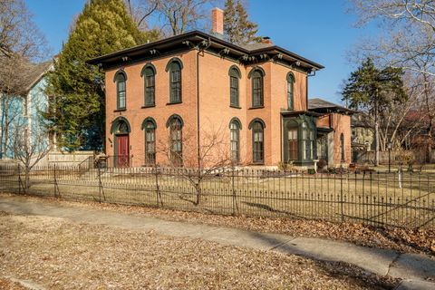 326 S 2nd Street Rockford IL 61104