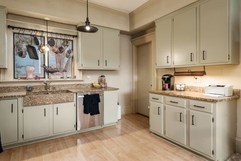 Tiny photo for 326 S 2nd Street, Rockford, IL 61104 (MLS # 12588302)