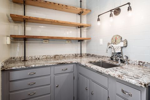 Tiny photo for 326 S 2nd Street, Rockford, IL 61104 (MLS # 12588302)