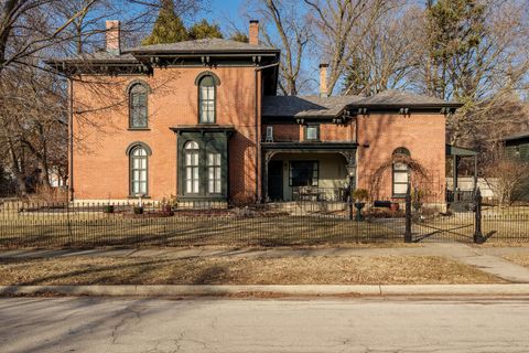 Tiny photo for 326 S 2nd Street, Rockford, IL 61104 (MLS # 12588302)