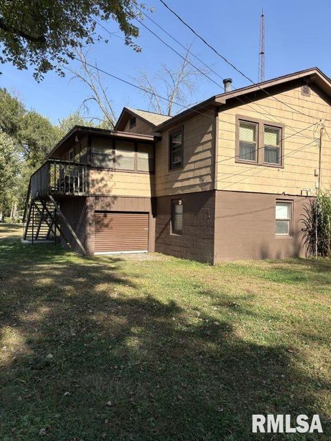 Tiny photo for 328 Island Ave Avenue, East Moline, IL 61244 (MLS # QC4268104)