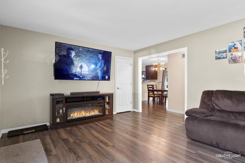 Tiny photo for 123 Terry Drive, Sugar Grove, IL 60554 (MLS # 12485473)