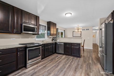 Tiny photo for 123 Terry Drive, Sugar Grove, IL 60554 (MLS # 12485473)