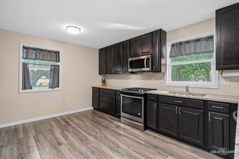 Tiny photo for 123 Terry Drive, Sugar Grove, IL 60554 (MLS # 12485473)