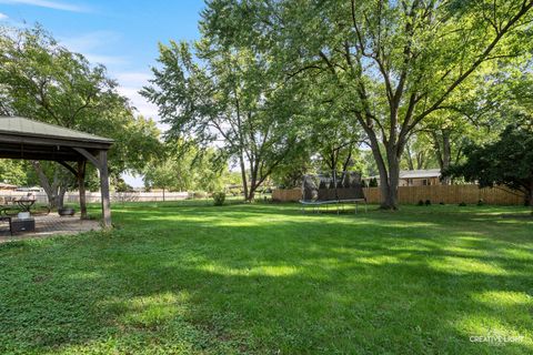 Tiny photo for 123 Terry Drive, Sugar Grove, IL 60554 (MLS # 12485473)