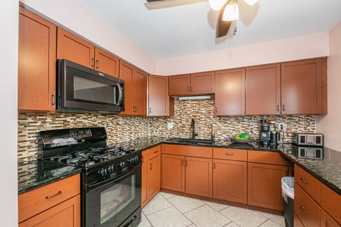 Tiny photo for 810 Oakton Avenue, Romeoville, IL 60446 (MLS # 12693568)