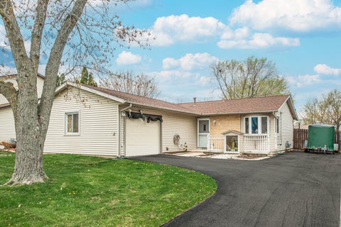 Photo of 810 Oakton Avenue, Romeoville, IL 60446 (MLS # 12693568)