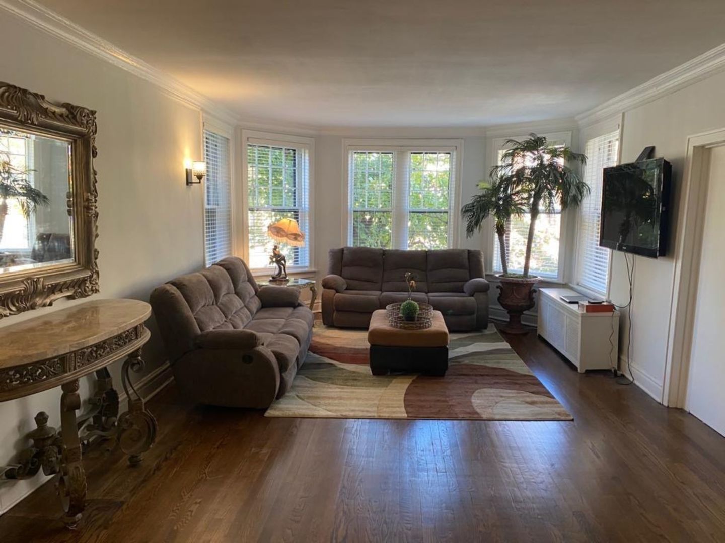 1215 W Lunt Avenue 1A