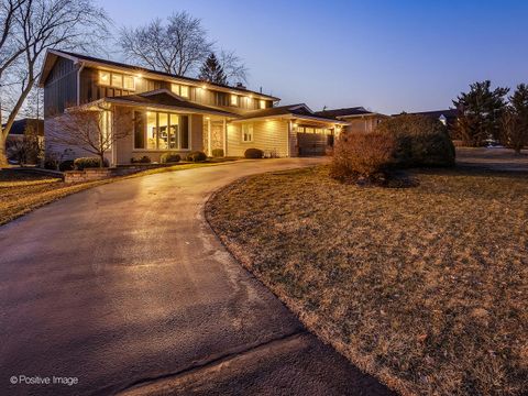 Tiny photo for 2S630 AVENUE CHATEAUX EAST, Oak Brook, IL 60523 (MLS # 12573599)