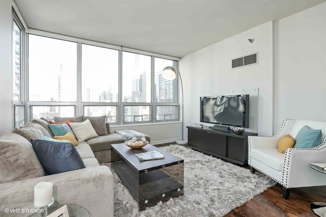 330 W GRAND Avenue 2106